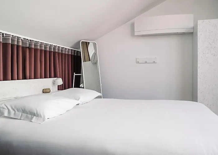 7 Gaia Roaster Apartments
